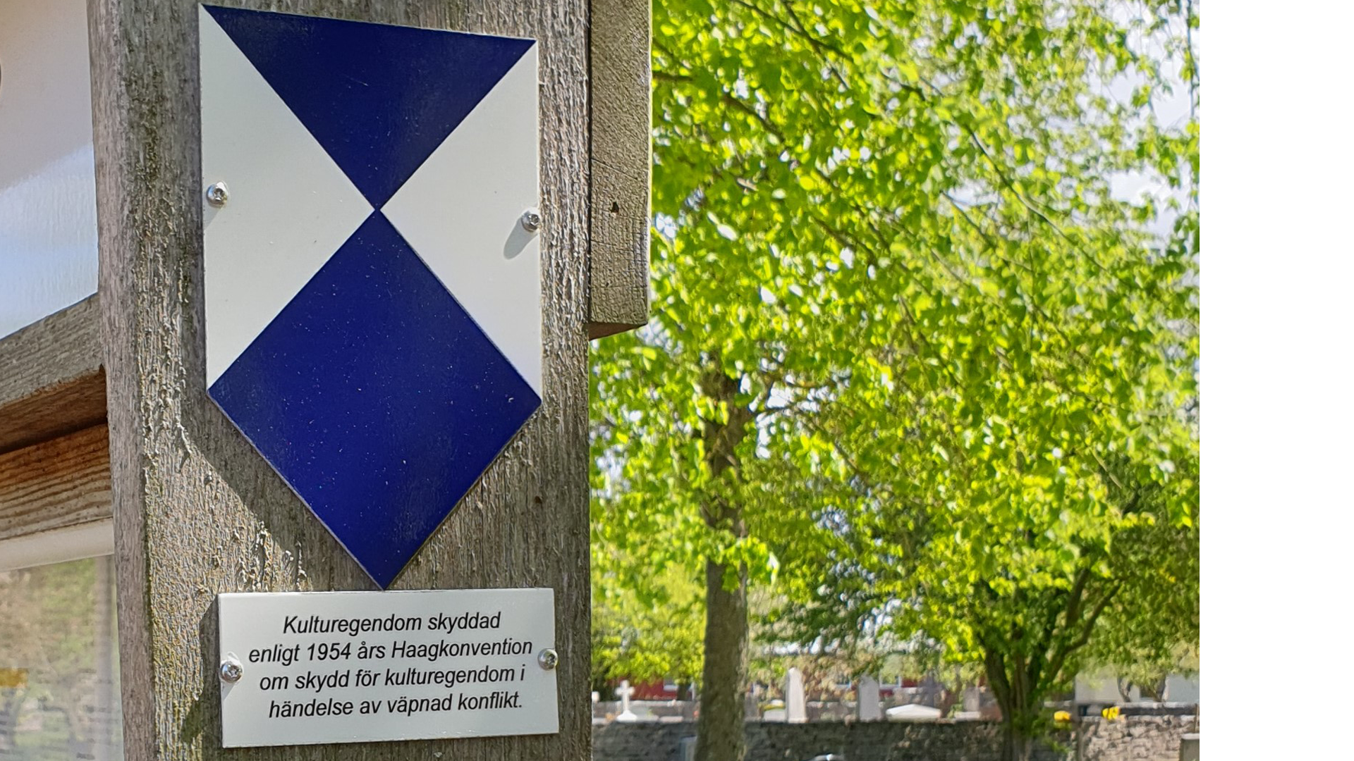 Trädgårdsföreningen märks ut med den blåvita skölden