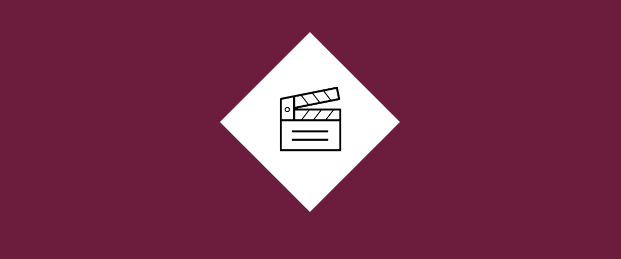 Vinröd bakgrund med en illustration i mitten som visar en filmklappa.