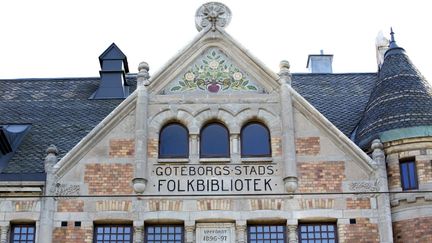 Detalj från fasaden. Här står 