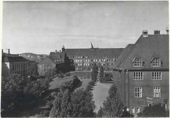 Historisk bild från sent 1930-tal över Hvitfeldtska gymnasiet
