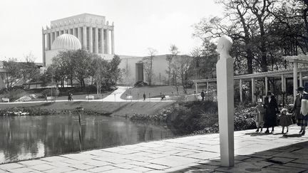 Vy från Näckrosdammen. 