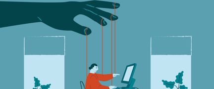 En person sitter vid en dator, ovan syns en stor hand med trådar som styr personens handlingar