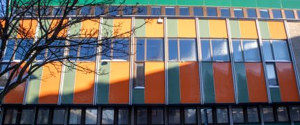 Bild på Dalheimers hus under pågående renoveringsarbete