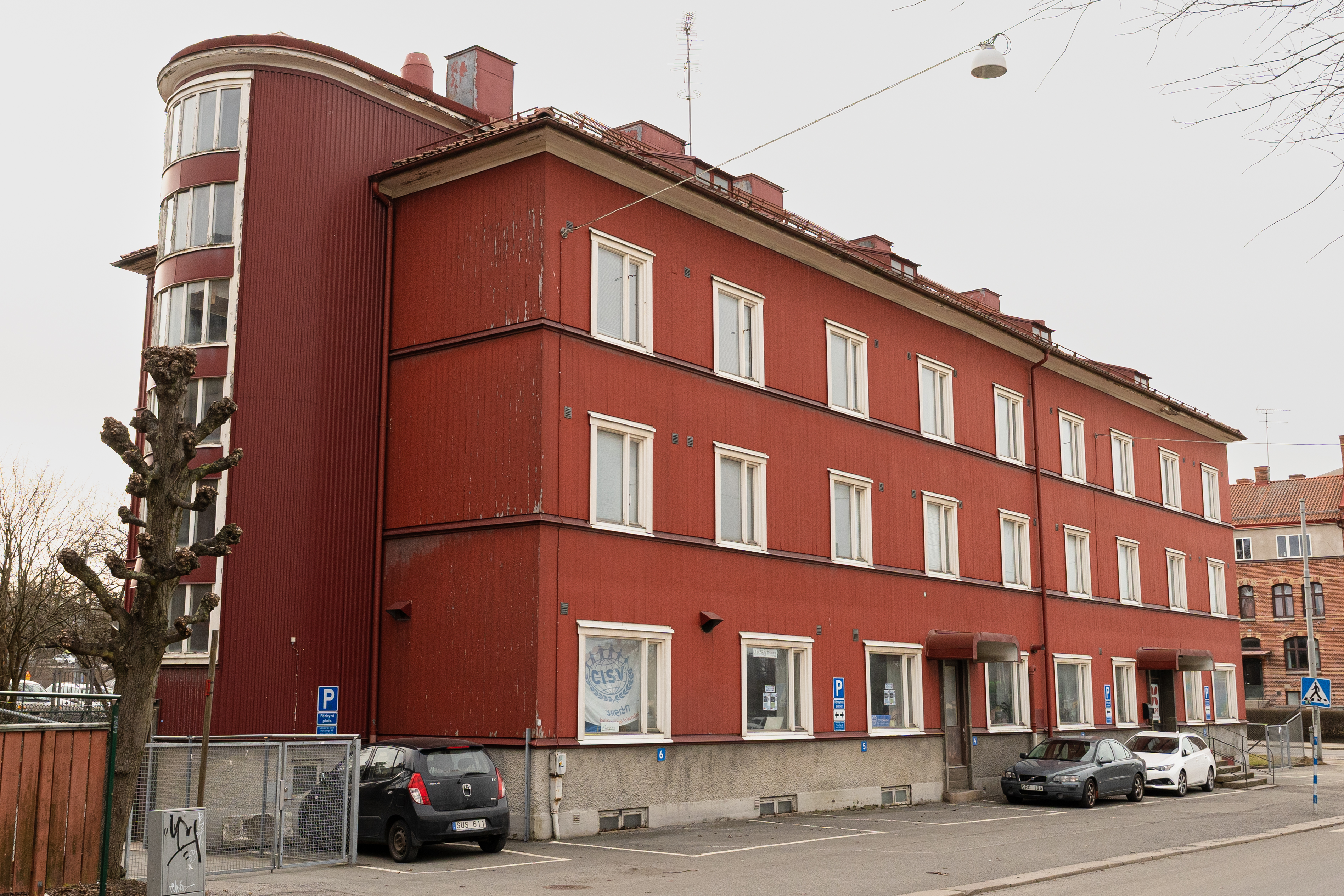 Rött landshövdingshus på Älvsborgsgatan 11 i Majorna