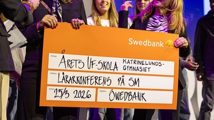 Bild på skylt med årets UF-skola 2026. Foto av UF-Göteborg