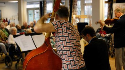 Kulturupplevelse på äldreboende. Foto: Göteborgs Stad