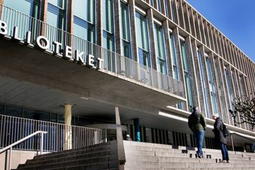 Stadsbiblioteket entré, foto Frida Winter