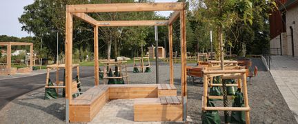 Sittplatser på Gunnestorpsskolans skolgård