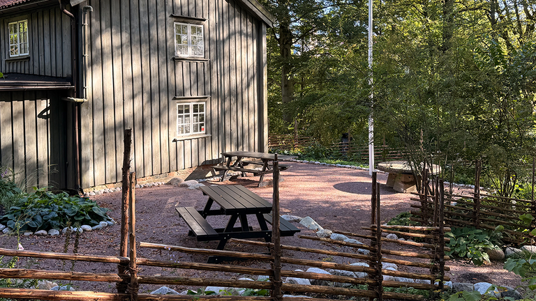 Dalslandsstugans utemiljö har fått ett lyft