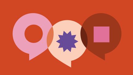  Person med blåtira som håller fram handen för att skydda sitt ansikte