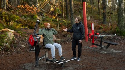 Ryggträning på utegymmet