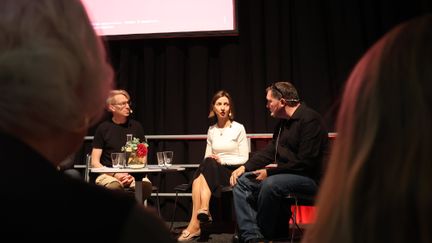 Ett samtal på Yttrandefrihetsscenen sett från publiken.
