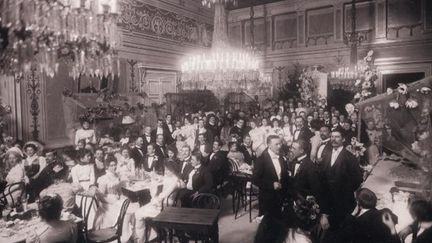 Fest i Festivitetssalen (numera Stora Börssalen) 1895. 