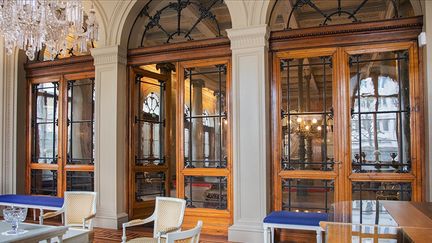 Representationsrummet 2021, med glasdörrar in till den stora Börshallen.