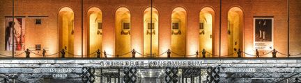 Göteborgs konstmuseum upplyst under kvällstid