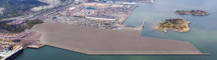 Flygvy över Arendals hamn med utökad markyta.