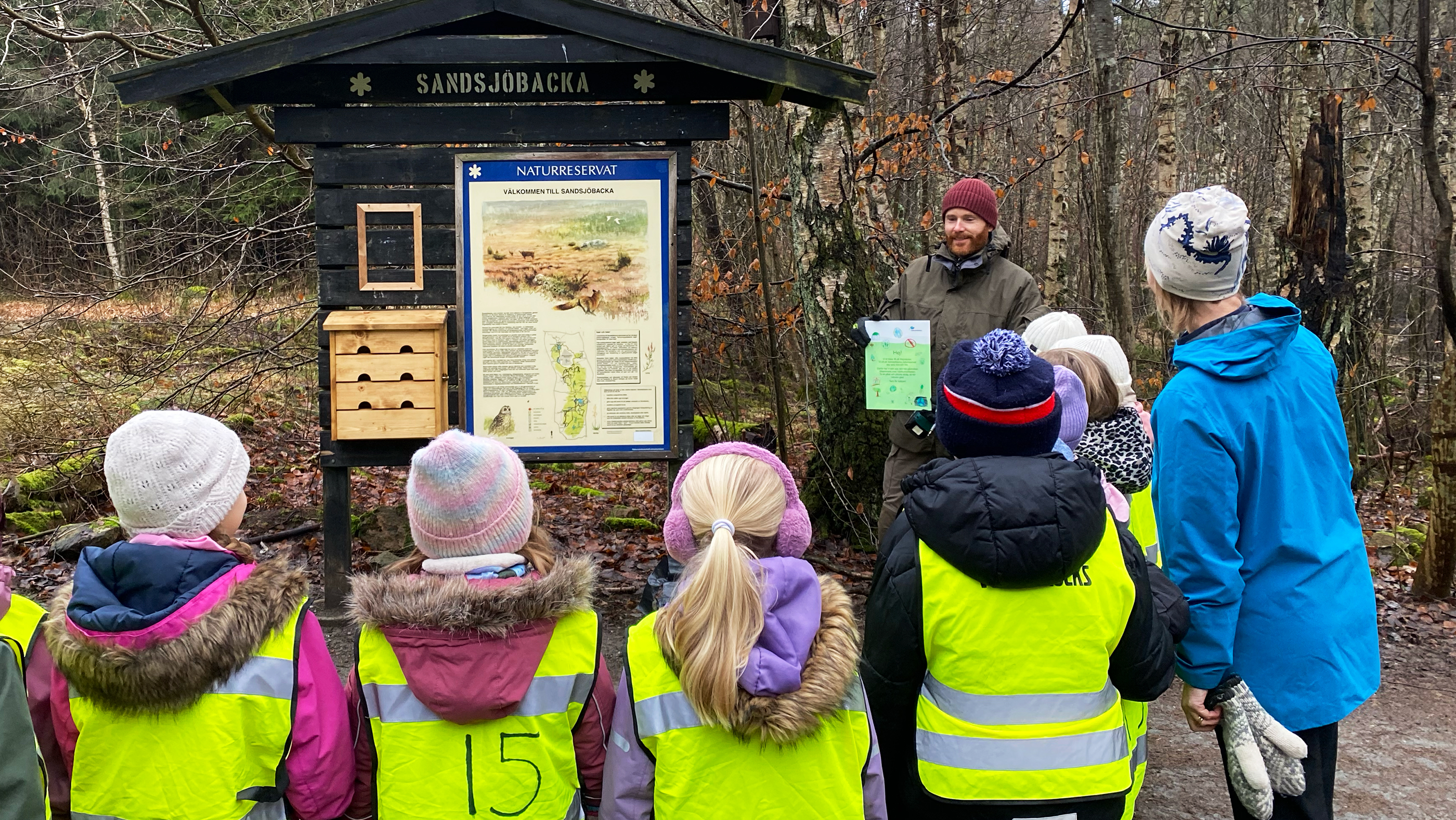 Elever vill minska nedskräpning – med påsholk