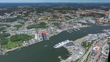 Vybild av Norra Älvstranden med Göta Älv i mitten och en bit av Södra Älvstranden till höger