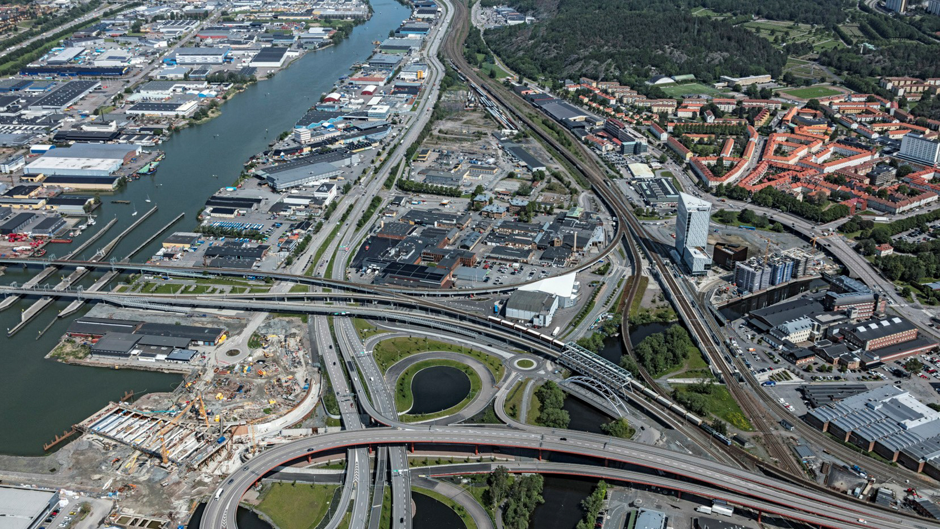 Flygbild som visar hela Slakthusområdet med vägar och hus