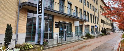 Burgårdens konferens har sin entré på Skånegatan 20, ingång A2. 