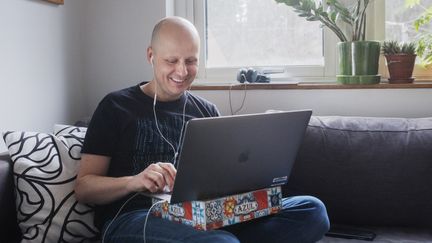 Person som arbetar hemifrån