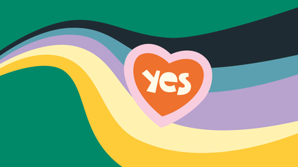 Abstrakt illustration med många färger. Texten Yes i ett rött hjärta med rosa kant.