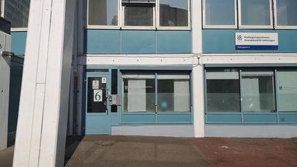 Språkslussen finns på Skånegatan 6, i Ullevis lokaler på gatuplan. 