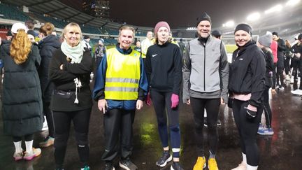 På bilden ses från vänster, medarbetarna på Göteborg distans, Tina Nilsson, Anders Wallin, Anita Grigic Magnusson, Patric Ohlén, Hanna Gilbert. 
