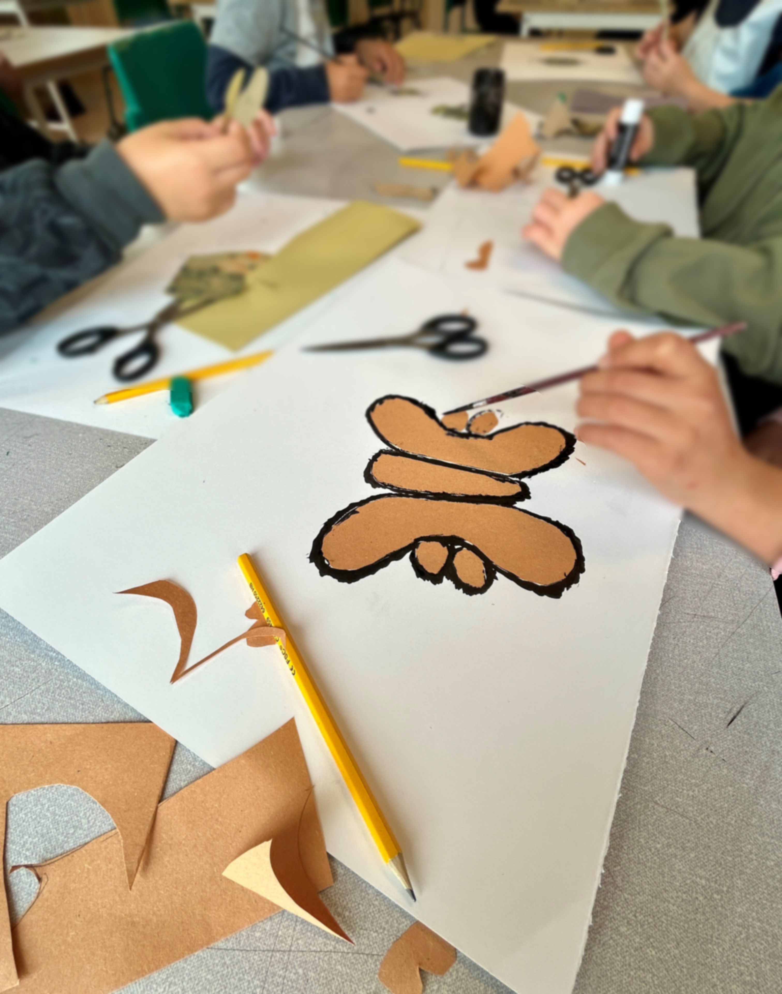 Eleverna på Bräckeskolan inspirerar konstnärer