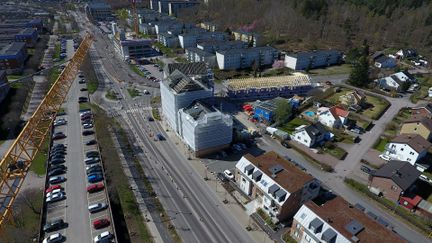 Drönarbild av Litteraturgatan med de byggprojekt som pågår där