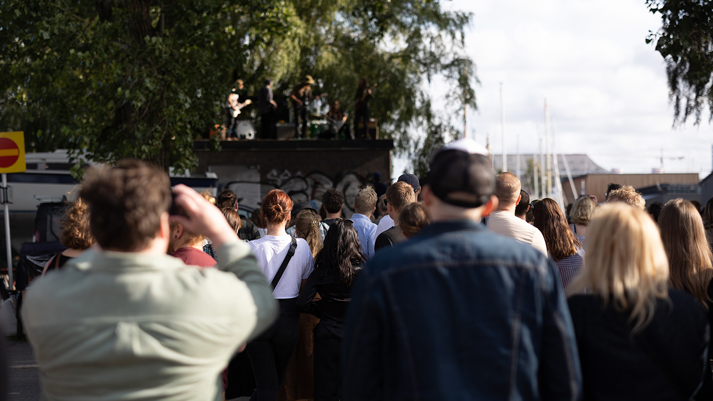 Ryggar på personer på Ringöfesten