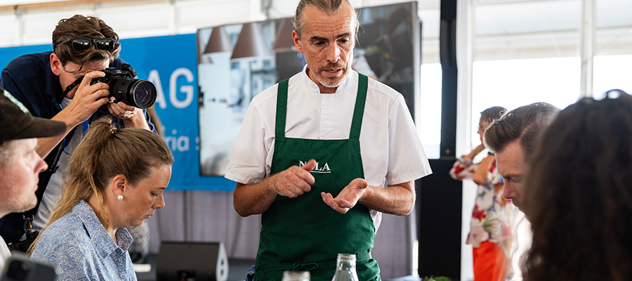 Juryn bedömer Göteborgsmåltiden. Foto: Ulrik Fallström.