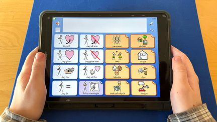 En surfplatta med olika bildstöd.