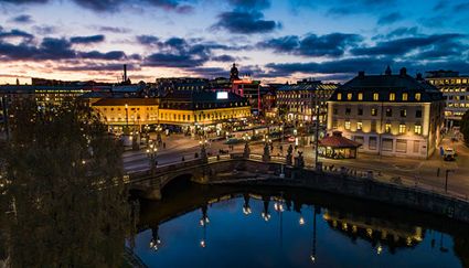 Kungsportsplatsen och vallgraven från Trädgårdsföreningen i Göteborg.