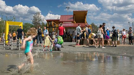I uteklassrummet kan du lära dig om vattnets väg i staden, hur det rinner, försvinner och varför.