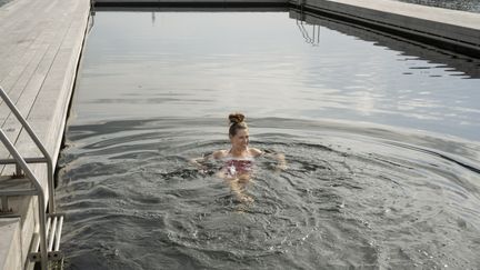 Swimming in the city bath