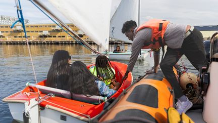 Parkvärdar på plats för att stötta och hjälpa under aktiviteter i parken. 