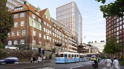 En visualisering av framtidens Sahlgrenska life. En spårvagn framför de befintliga tegelbyggnaderna med en ny hög byggnad med många fönster bredvid. Människor går och cyklar. En ambulans kör förbi. 