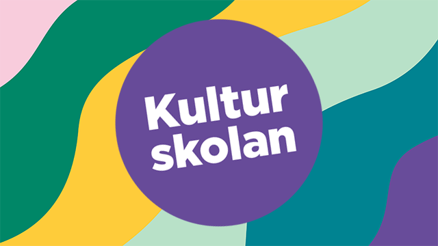 Olika färger i vågor och en rund cirkel med texten Kulturskolan i. 