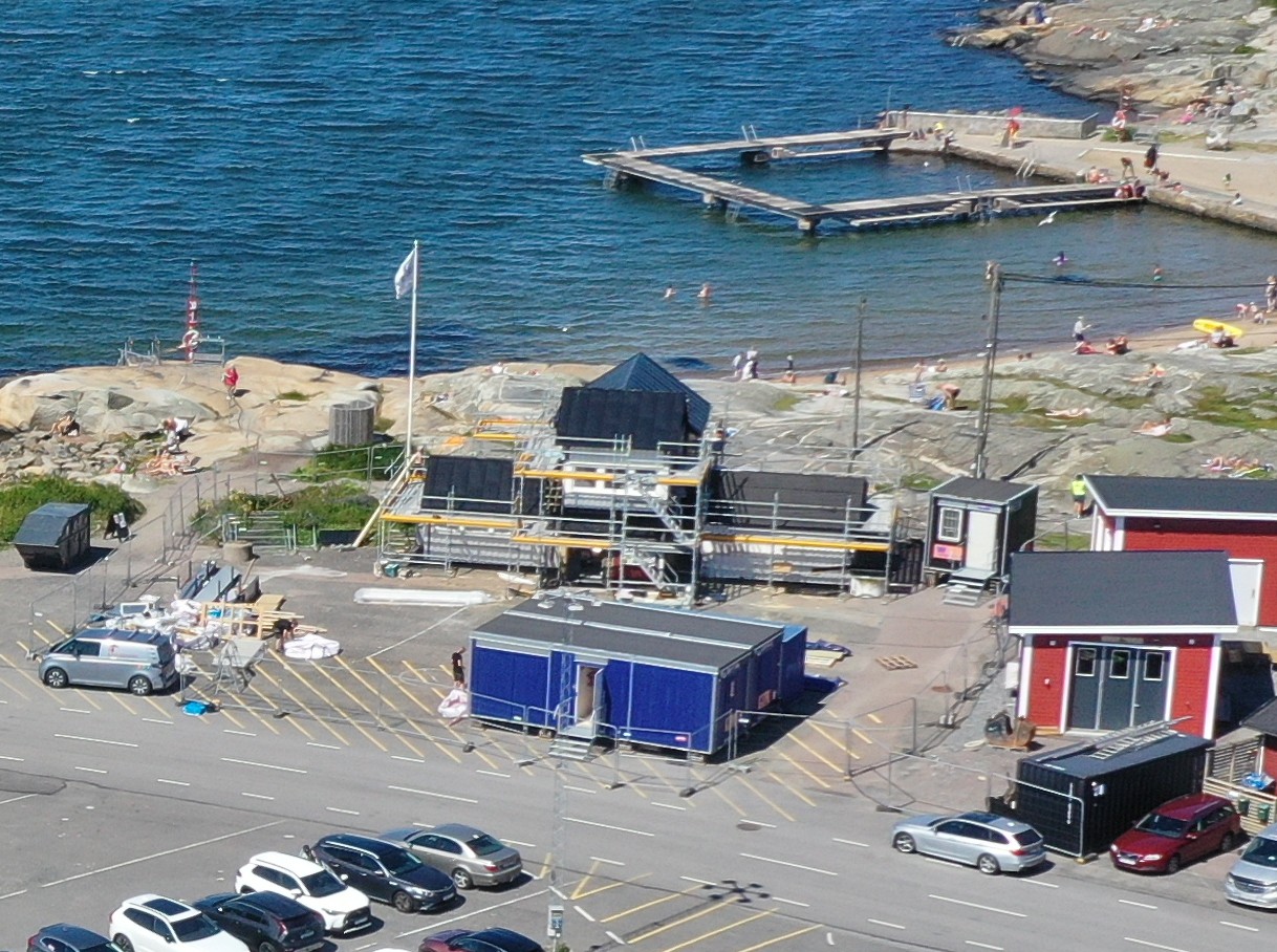 Fritidsbåtar i en hamn.