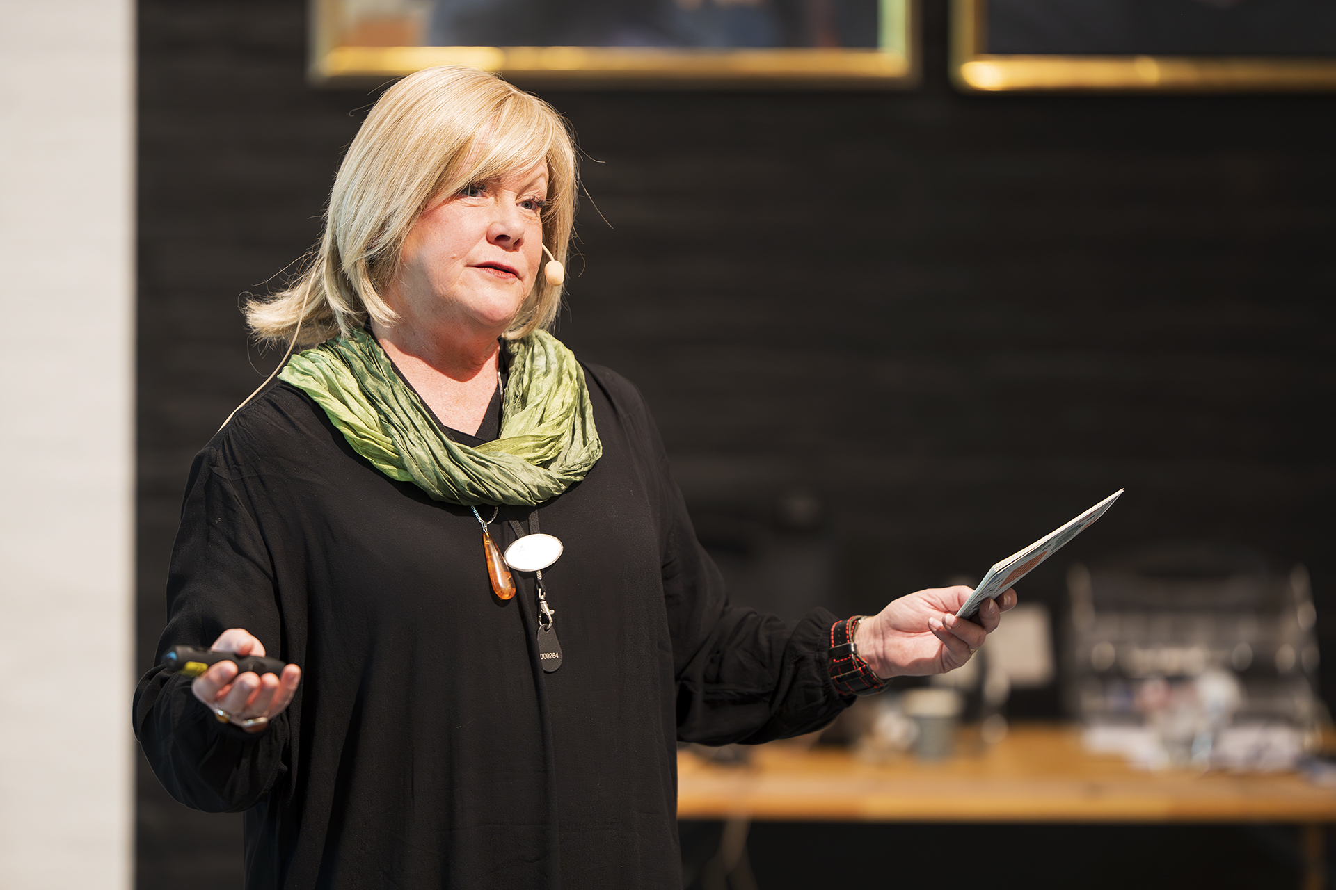 Anna Ledin presenterade hur det går med stadens miljö- och klimatmål och var moderator för seminariet.