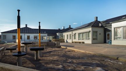 En lekplats på Lilla Trulsegårdsskolans skolgård.