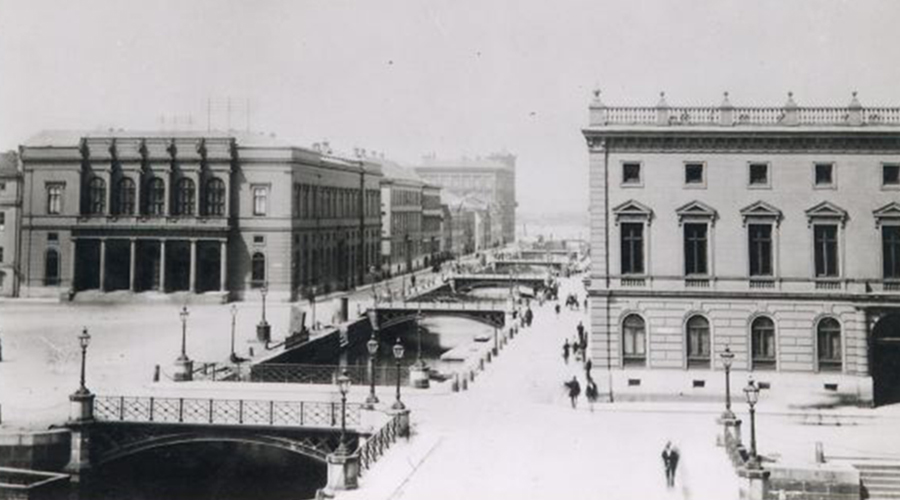 Vy över Börsen och Östra hamnkanalen kring 1890. Fotograf okänd Källa: Göteborgs stadsmuseum