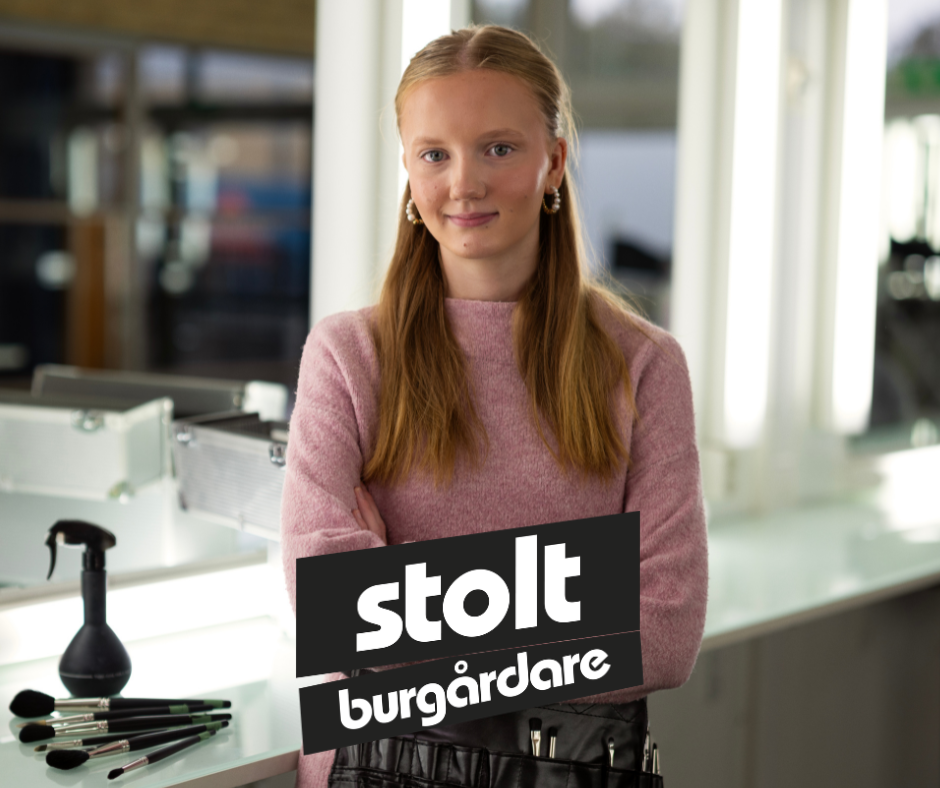 Elev Siri med logotypen Stolt Burg&aring;rdare